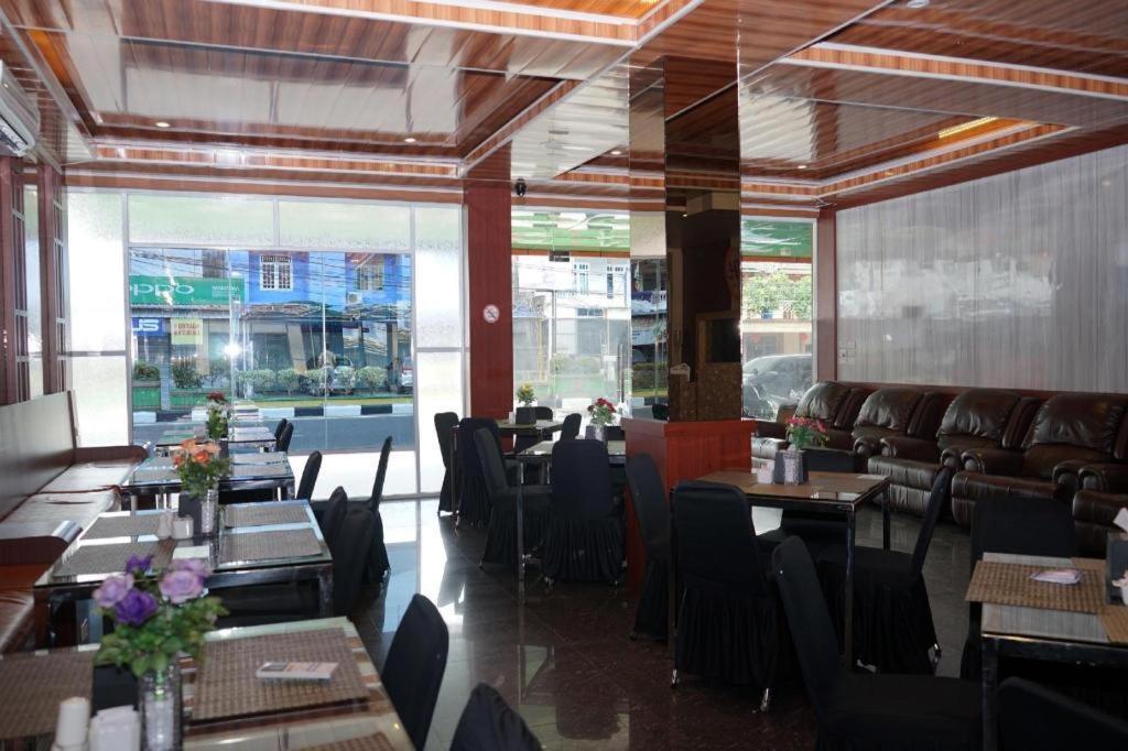 Ren'Z Hotel Bangka Island  Екстер'єр фото